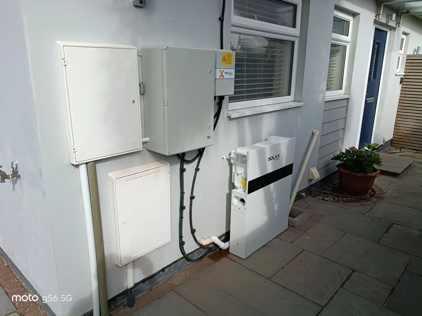 External equipment layout and cable routes